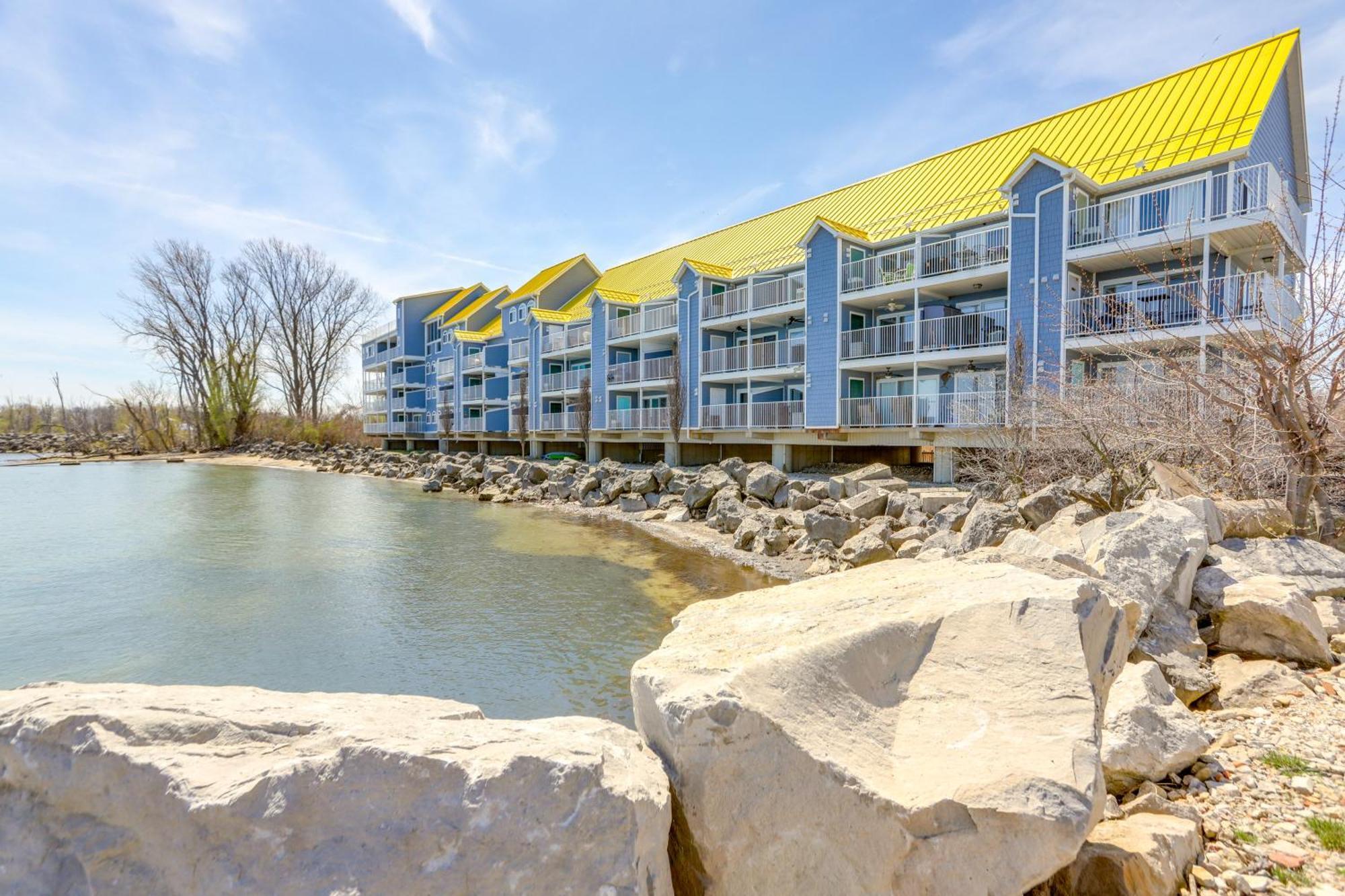 Cozy Lakefront Middle Bass Retreat With Balcony Put-in-Bay Exterior foto